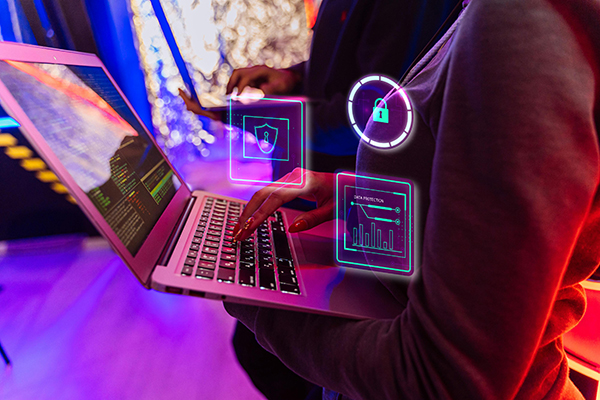cifrado, autenticación multifactor y monitoreo en tiempo real